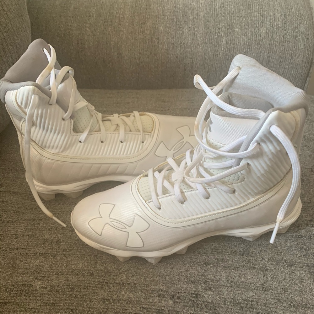 Under Armour Youth Football Cleats 5.5 Like New